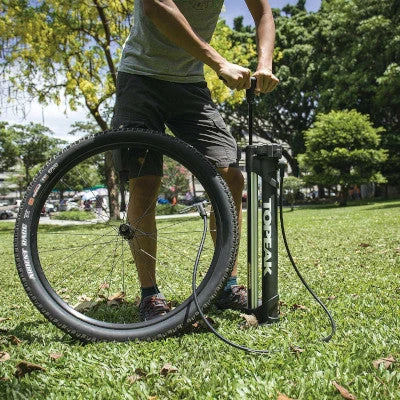 Pompe à Pied Topeak + Compresseur Intégré JoeBlow Booster 11 Bar 8 Pompe à Pied Topeak + Compresseur Intégré JoeBlow Booster 11 Bar – Image 6